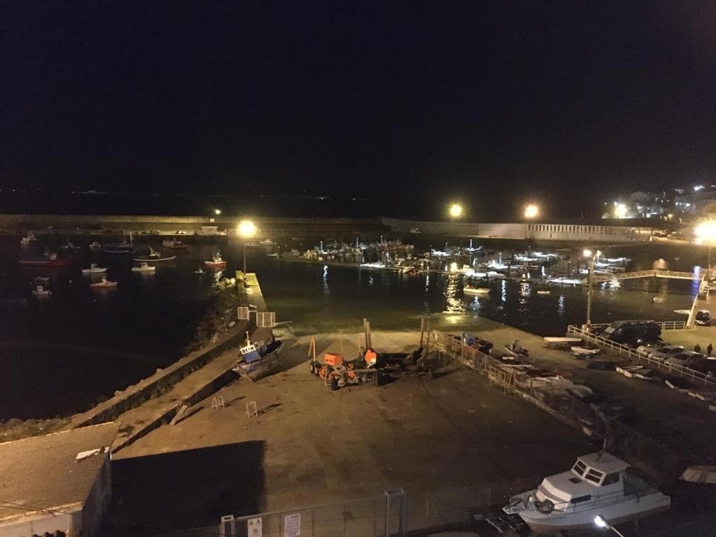 Apartamento Vista Al Puerto De フィニステレ エクステリア 写真